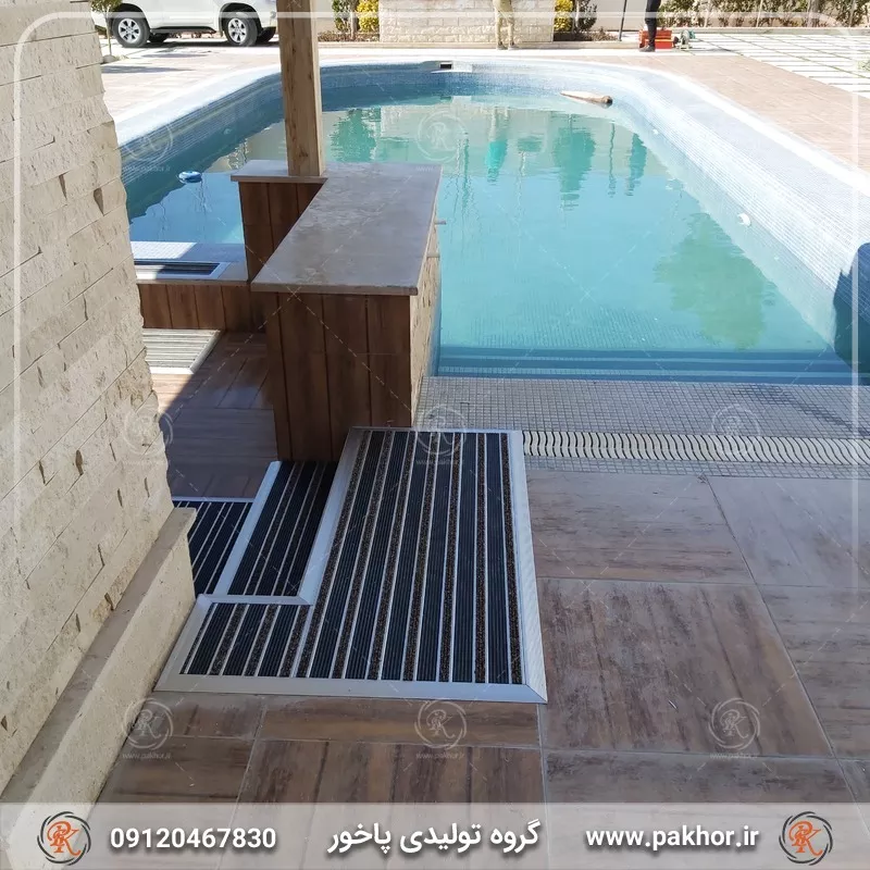 نمونه اجرا شده پادری آلومینیومی شیار دار موکت یک سانتی کد M6